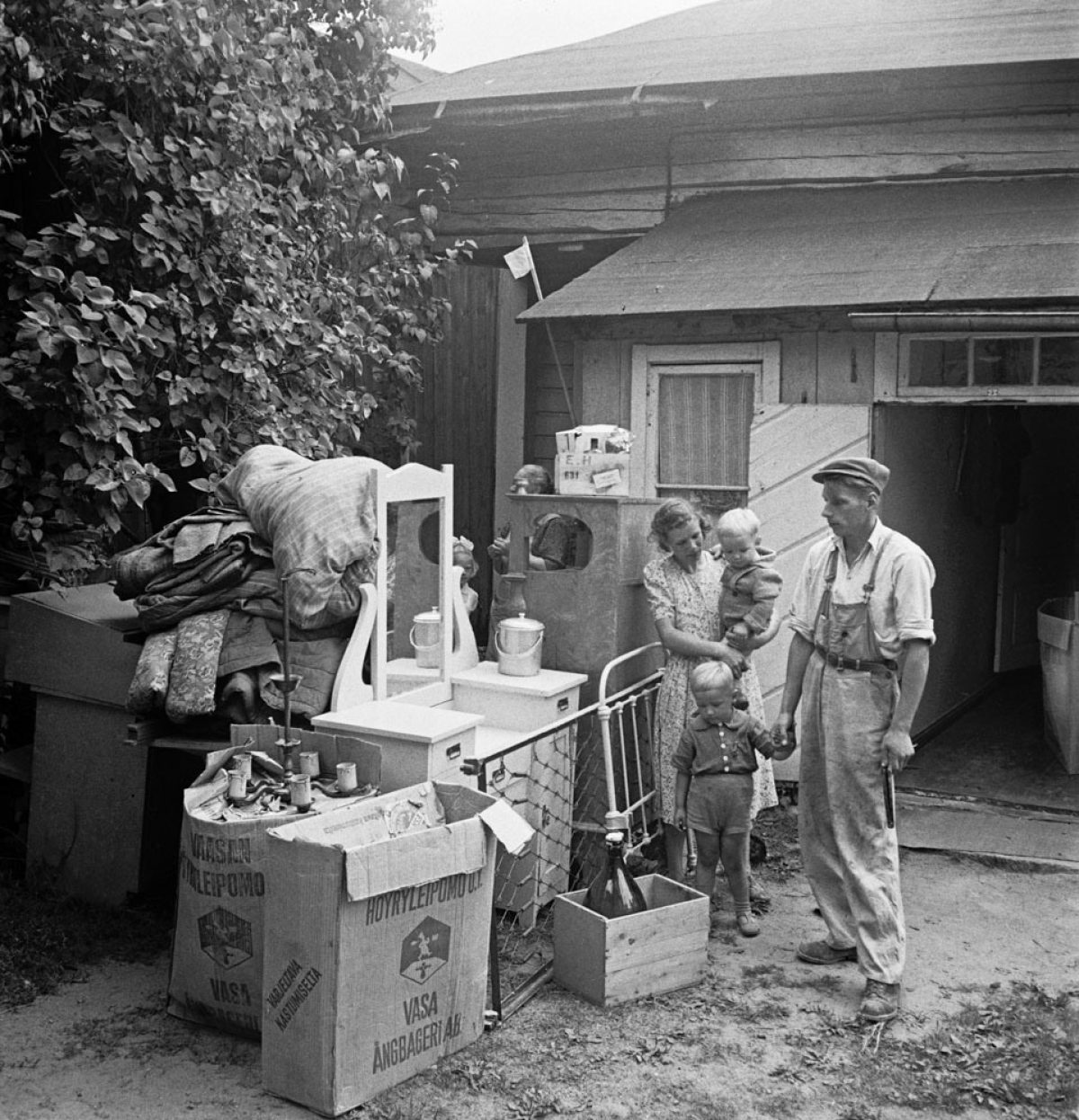 Vräkning i Ekenäs 1951. Bild: Bror Brandt / Västra Nyland / Journalistiska bildarkivet JOKA / Museiverket