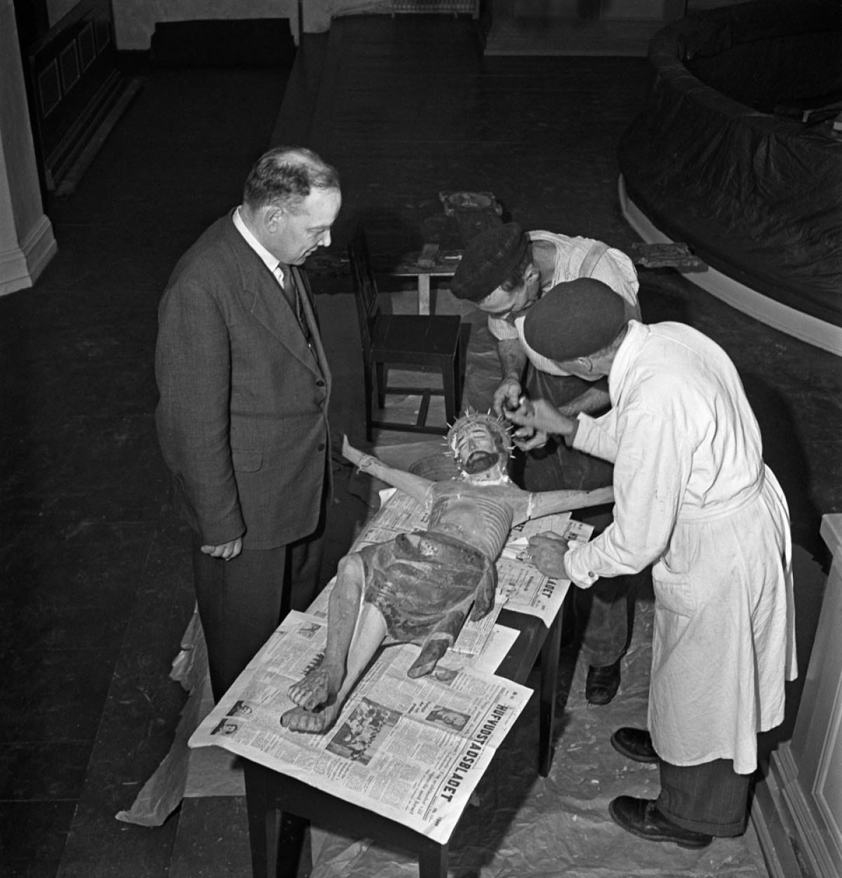 Ingå medeltida kyrka restaureras i augusti 1953. Bild: Bror Brandt / Västra Nyland